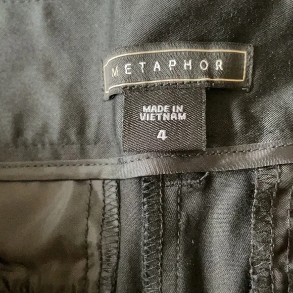 Metaphor SZ 4 Black Shorts with Belt Loop and Pockets - Picture 3 of 16